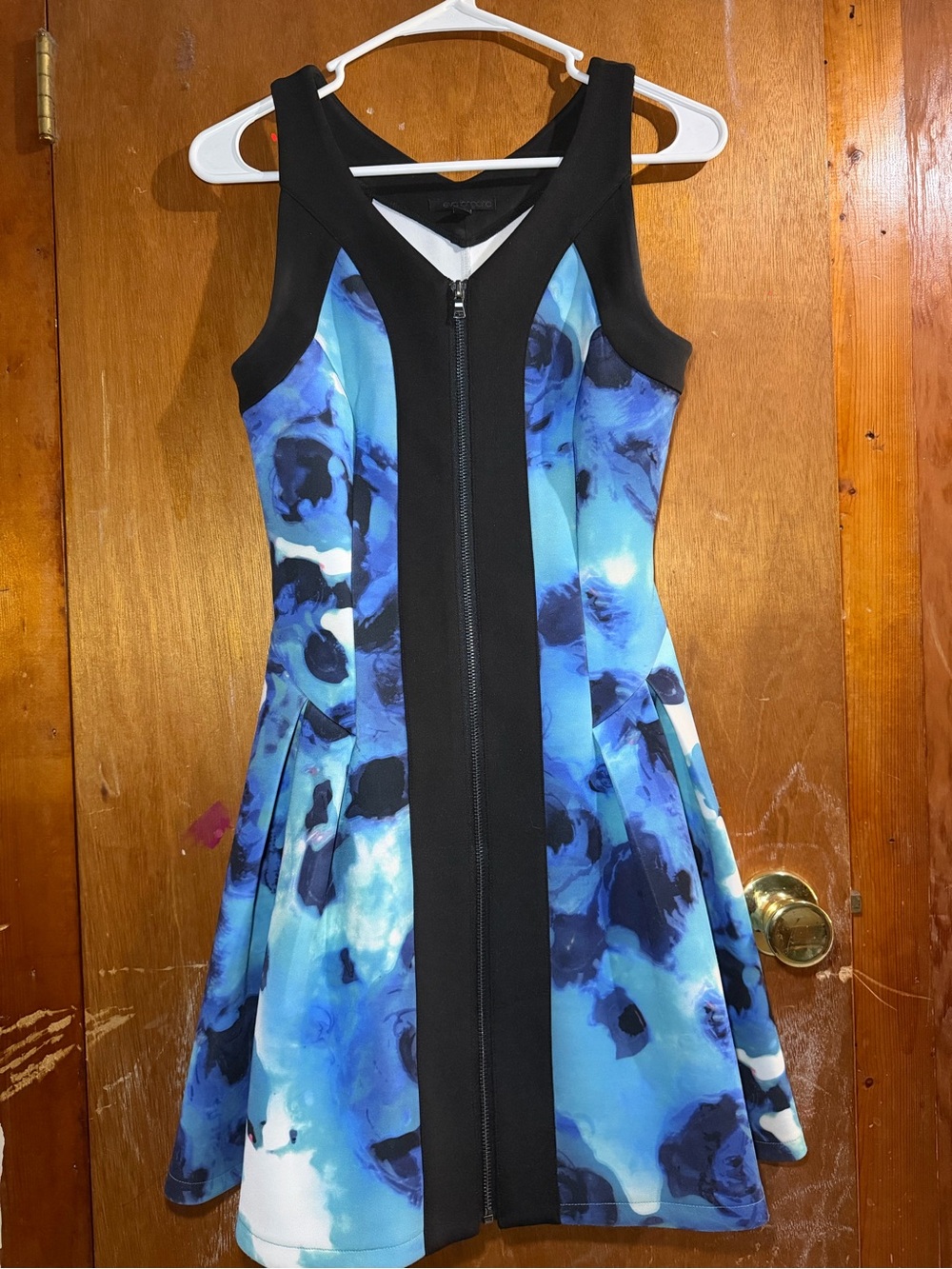 Sleeveless Blue Floral Fit-and-Flare Dress with Center Zip